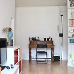 Bright Apartment Near Pere Lachaise